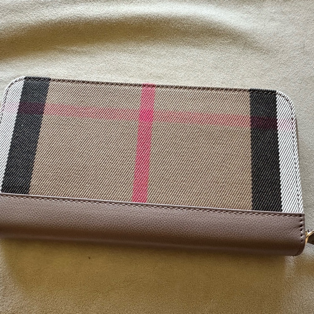 NWT Burberry Tan and Pink Women's Wallet